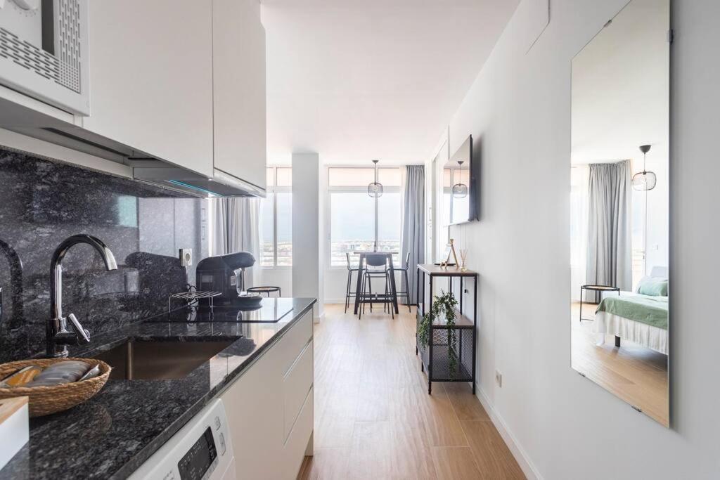 Ferienwohnung Luxury Views Downtown Alicante Exterior foto